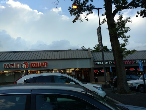 FAMILY DOLLAR, 301 Clay Pitts Rd, East Northport, NY 11731, USA, 