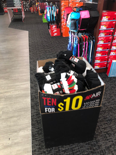 Shoe Store «Shoe Dept. Encore», reviews and photos, 11200 Lakeline Mall Dr, Cedar Park, TX 78613, USA