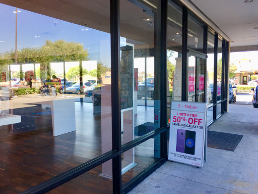 Cell Phone Store «T-Mobile», reviews and photos, 4830 Wilson Rd #200, Humble, TX 77396, USA