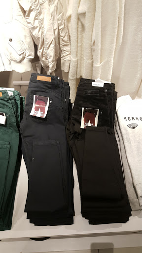 Stores to buy women's jeans dungarees Kiev