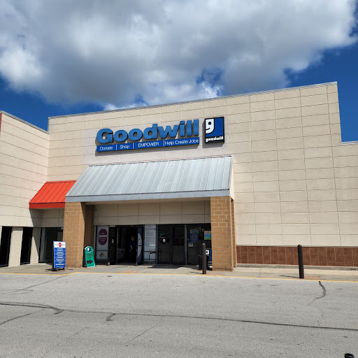 Charity «Goodwill North Oak», reviews and photos