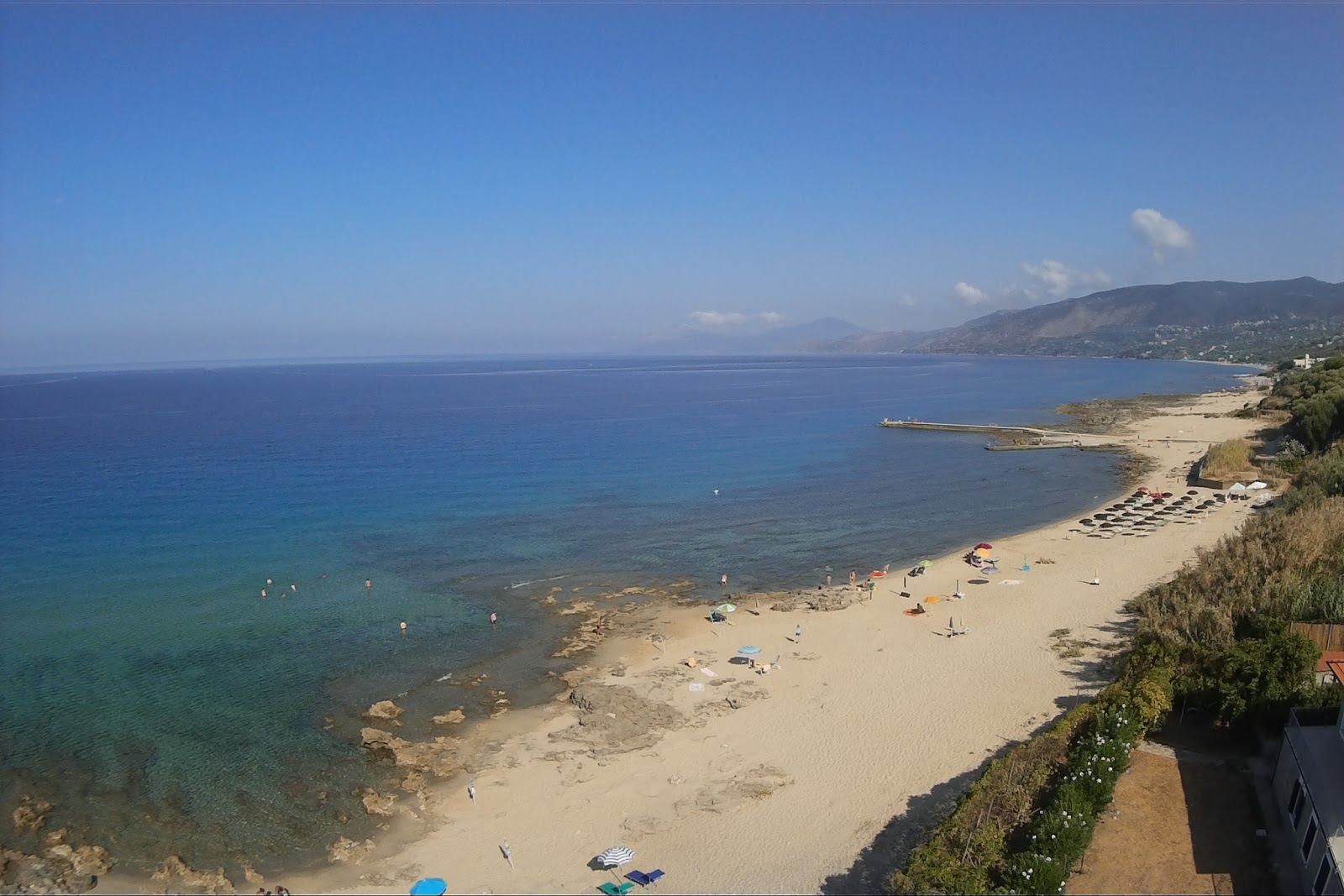 Foto av Spiaggia del Molo dei Francesi med lång rak strand