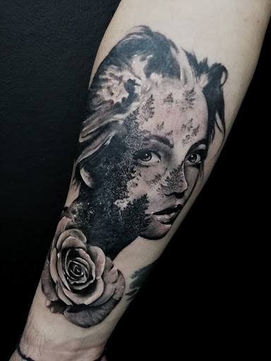Sole nero tattoostudio