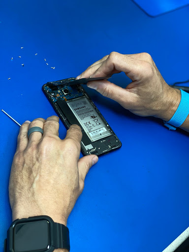 Cell Phone Store «Wireless Trendz - South Springfield», reviews and photos, 1330 E Battlefield Rd, Springfield, MO 65804, USA