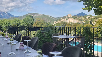 Domaine du Château des Gipières Géré par les Propriétaires à Montbrun-les-Bains