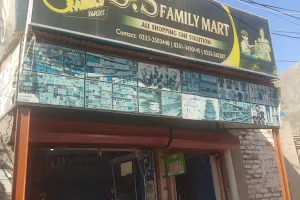 SS FAMILY MART image