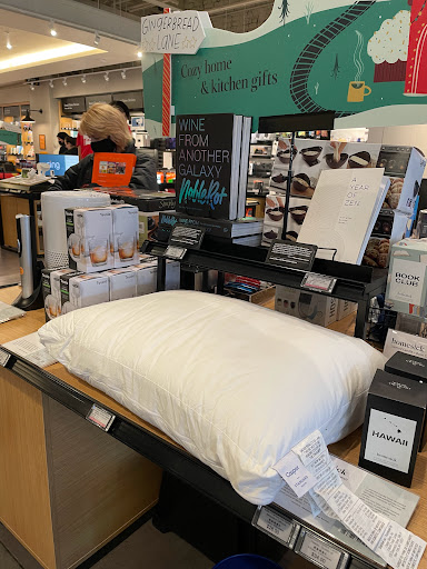 Book Store «Amazon Books», reviews and photos, 3441 N Southport Ave, Chicago, IL 60657, USA