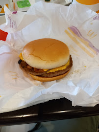 Cheeseburger du Restauration rapide McDonald's à Clermont-Ferrand - n°7