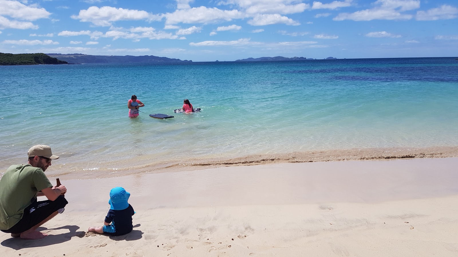 Foto di Tapuaetahi Beach zona selvaggia