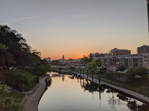 Boat Tour Agency «Ambiance on the Water», reviews and photos, 200 Ward Pkwy, Kansas City, MO 64112, USA