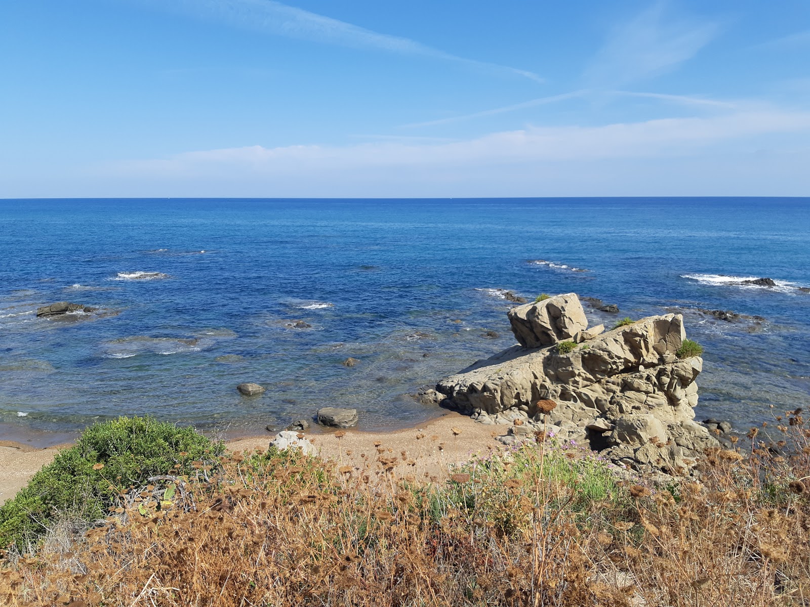 Mendolido beach的照片 带有小型多湾