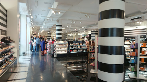 Cosmetics Store «SEPHORA», reviews and photos, 6801 Hollywood Blvd, Hollywood, CA 90028, USA