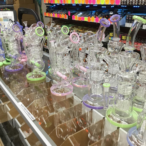 Vaporizer Store «Woodstock Vape & Glass Gallery», reviews and photos, 46699 Van Dyke, Shelby Charter Township, MI 48317, USA