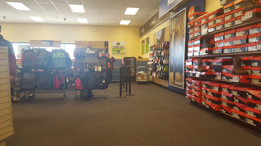 Shoe Store «Shoe Carnival», reviews and photos, 907 Great East Plaza, Niles, OH 44446, USA