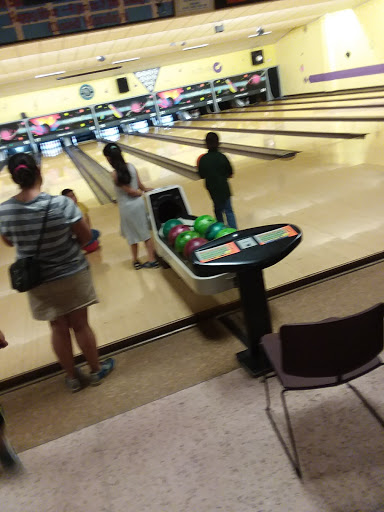 Sports Bar «Crown Lanes Bowling Center & Sports Bar», reviews and photos, 2325 S Federal Blvd, Denver, CO 80219, USA