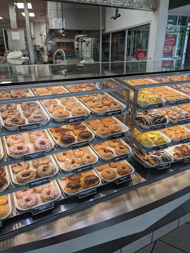 Bakery «Krispy Kreme Doughnuts», reviews and photos, 208 W 14 Mile Rd, Troy, MI 48083, USA
