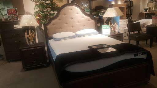 Outlet Store «Rooms To Go Outlet Furniture Store - Norcross», reviews and photos, 6288 Dawson Blvd, Norcross, GA 30093, USA