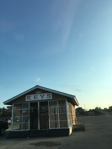 Locksmith «Las Palmas Key Shop», reviews and photos, 1157 S General McMullen Dr, San Antonio, TX 78237, USA