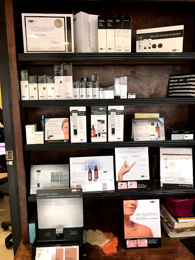 Massage Spa «Refined Beauty Day Spa», reviews and photos, 7440 Wiles Rd, Coral Springs, FL 33067, USA