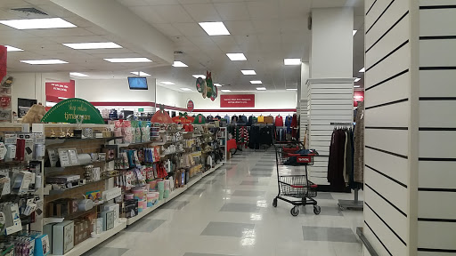 Department Store «T.J. Maxx & HomeGoods», reviews and photos, 7 Neponset St, Worcester, MA 01606, USA