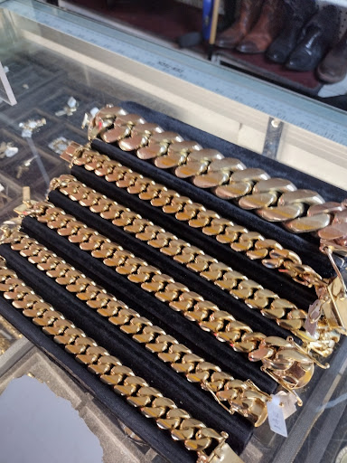 Pawn Shop «Mr Money Pawn & Gun Inc», reviews and photos, 3315 E Hillsborough Ave, Tampa, FL 33610, USA