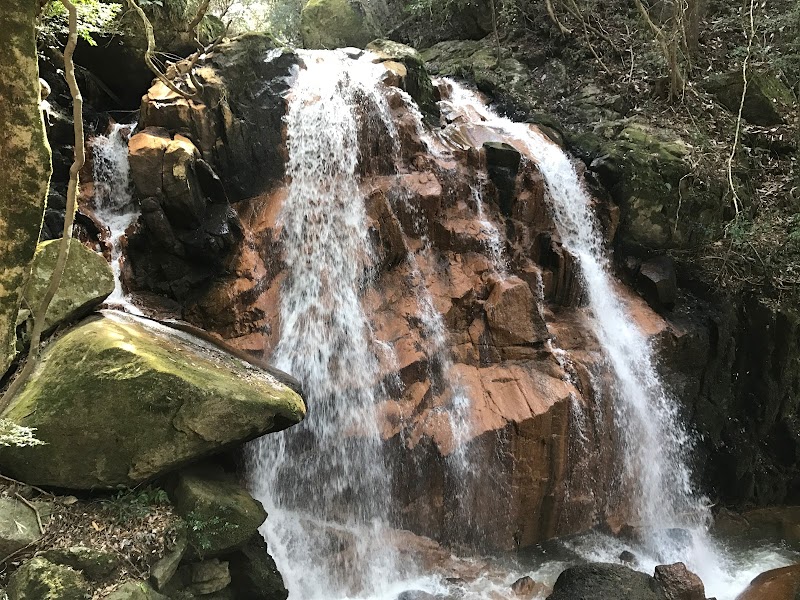 鷄鳴の滝