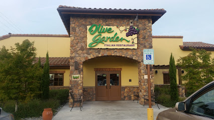 Olive Garden Italian Restaurant - 1310 SE Everett Mall Way, Everett, WA 98208