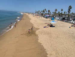 Photo de Plage de Balboa avec rivage droit, long