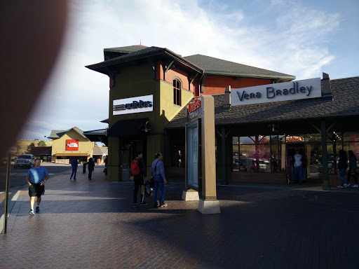 Express Factory Outlet, 5050 Factory Shops Blvd, Castle Rock, CO 80108, USA, 