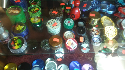 Tobacco Shop «One Love Tobacco & Gifts», reviews and photos, 7116 Gulf Blvd, St Pete Beach, FL 33706, USA
