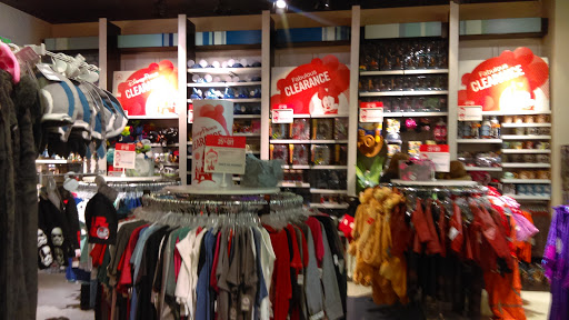 Shopping Mall «Cincinnati Premium Outlets», reviews and photos, 400 Premium Outlets Dr, Monroe, OH 45050, USA