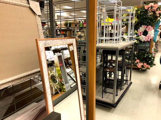 Department Store «T.J. Maxx», reviews and photos, 99 Gateway Dr, Mechanicsburg, PA 17055, USA