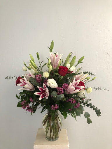 Florist «Open Air Designs - Florist | Wedding Planning | Gifts», reviews and photos, 607 N Myrtle Ave, Clearwater, FL 33755, USA