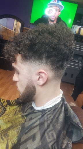 Barber Shop «Newport Barber Shop», reviews and photos, 4 Clinton Sq, Poughkeepsie, NY 12601, USA