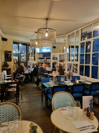 Atmosphère du Restaurant français La Maison Bleue à Paris - n°19