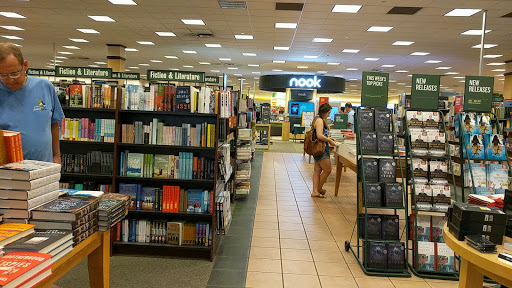 Book Store «Barnes & Noble», reviews and photos, 3055 S Glenstone Ave, Springfield, MO 65804, USA