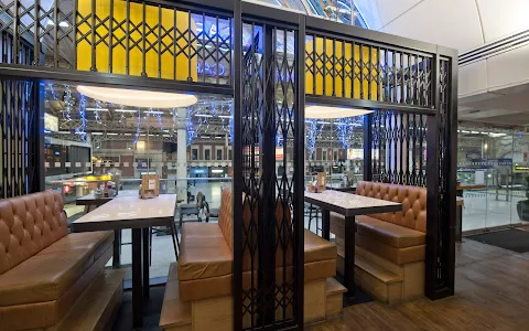 Wetherspoons (Victoria Station) image