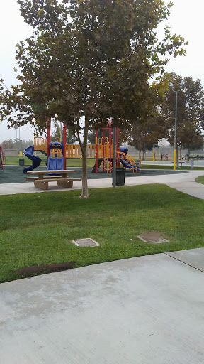 Park «Bryant Park Arlanza Center», reviews and photos, 7950 Philbin Ave ...