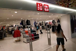 UNIQLO Causeway Point image