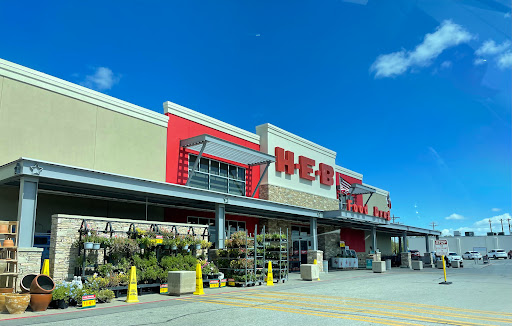 H-E-B Grocery, 215 River Ranch Rd, Kingsland, TX 78639, USA, 