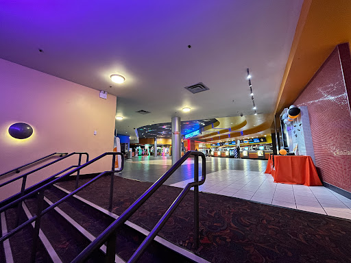 Movie Theater «UA Kaufman Astoria Cinemas 14 & RPX», reviews and photos, 35-30 38th St, Astoria, NY 11101, USA