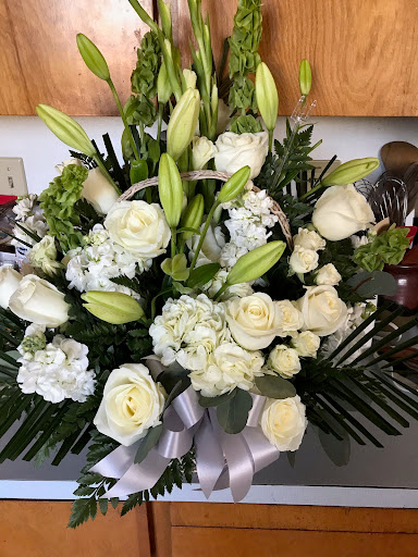 Florist «Hill Florist and Gifts», reviews and photos, 276 E Main St, Hillsboro, OR 97123, USA