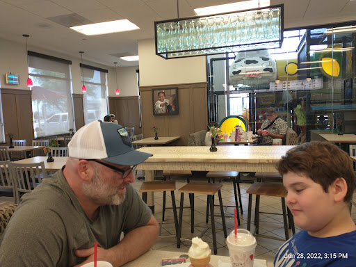 Fast Food Restaurant «Chick-fil-A», reviews and photos, 905 N Dobson Rd, Mesa, AZ 85201, USA