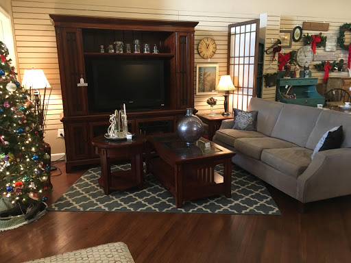 Used Furniture Store «Hometown Refurnishing», reviews and photos, 24 E Main St, Ephrata, PA 17522, USA