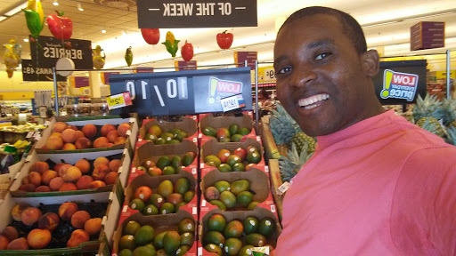 Shopping Mall «Ravenwood Shopping Center», reviews and photos, 910 Taylor Ave, Towson, MD 21286, USA