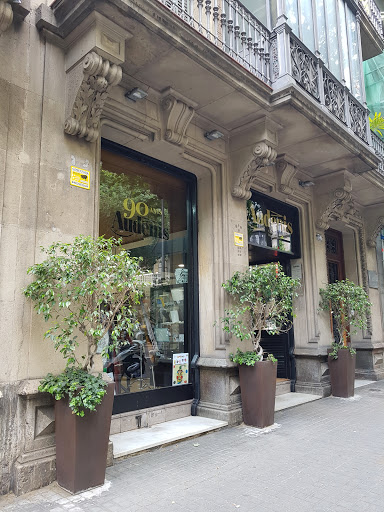 Piano shops in Barcelona