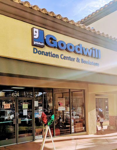Goodwill Bookstore & Donation Center - Oak Park, 624 Lindero Canyon Rd, Oak Park, CA 91377, USA, 