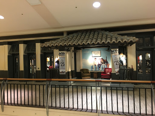 Clothing Store «Hollister Co.», reviews and photos, 1076 Layton Hills Pkwy, Layton, UT 84041, USA