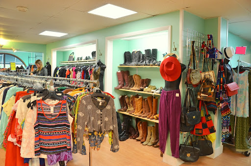 Vintage Clothing Store «Downtown Threads», reviews and photos, 108 Church St, Burlington, VT 05401, USA