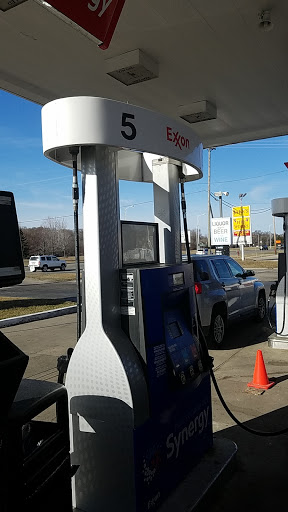 Gas Station «Sunoco Gas Station», reviews and photos, 11335 Hall Rd, Utica, MI 48317, USA